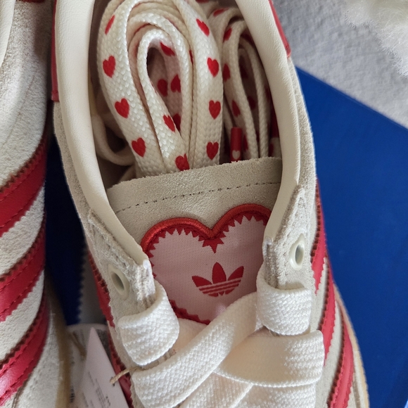 Adidas Womens Heart Handball Spezial Sneakers Size 7.5 NWT KH9044 - Picture 5 of 12